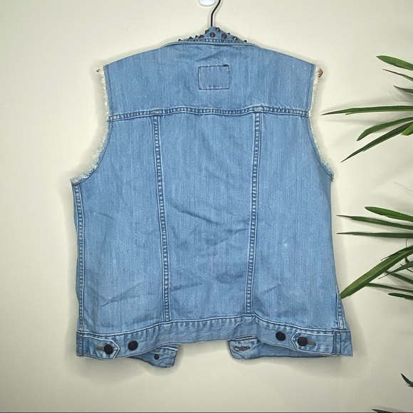 Rock & Republic || Studded Collar Denim/Jean Frayed Vest - Picture 5 of 11